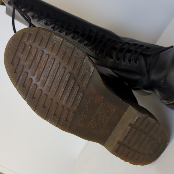Vintage Dr Martens 1942 black lace up knee high boots - Picture 6 of 8
